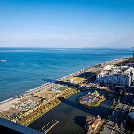 Orbi City Sea View Aparthotel Batumi Exteriör bild