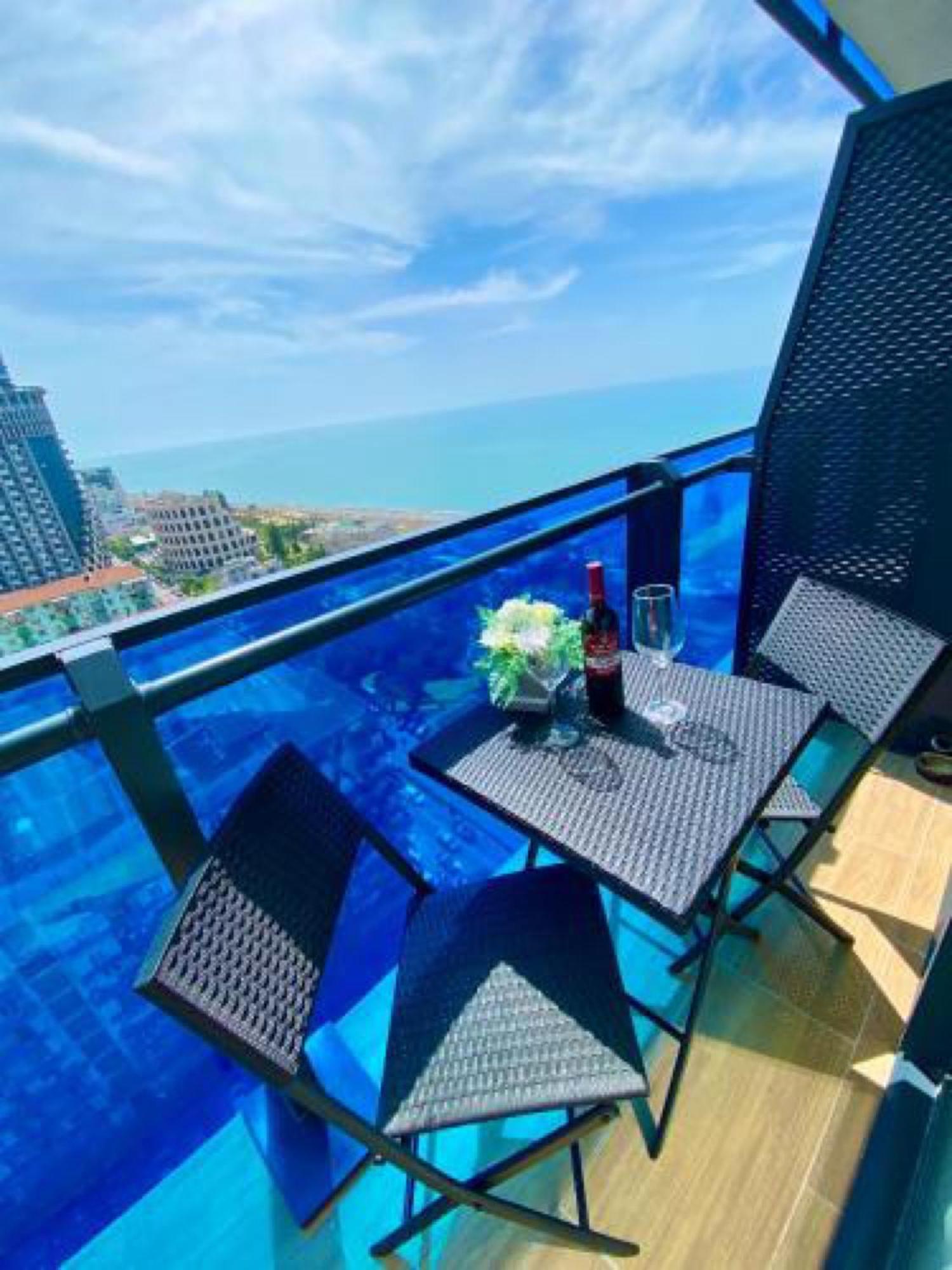 Orbi City Sea View Aparthotel Batumi Exteriör bild