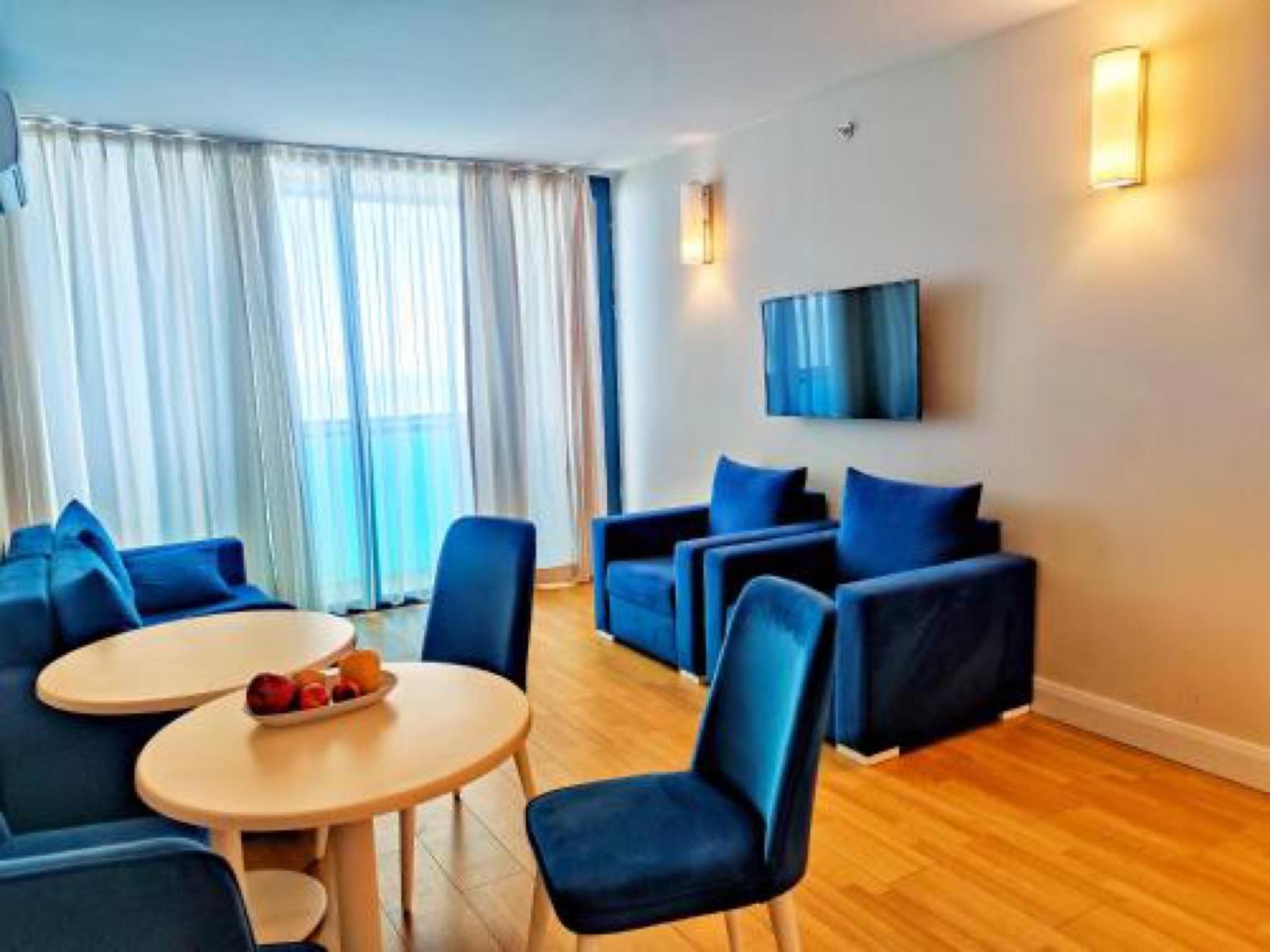 Orbi City Sea View Aparthotel Batumi Exteriör bild