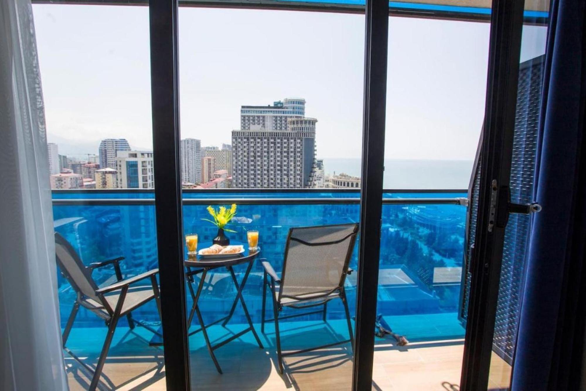 Orbi City Sea View Aparthotel Batumi Exteriör bild