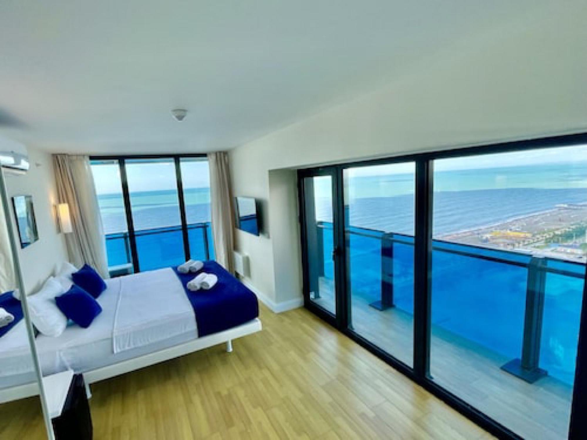 Orbi City Sea View Aparthotel Batumi Exteriör bild