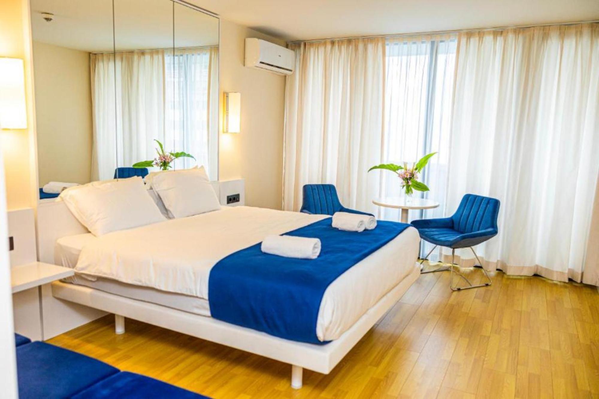 Orbi City Sea View Aparthotel Batumi Exteriör bild