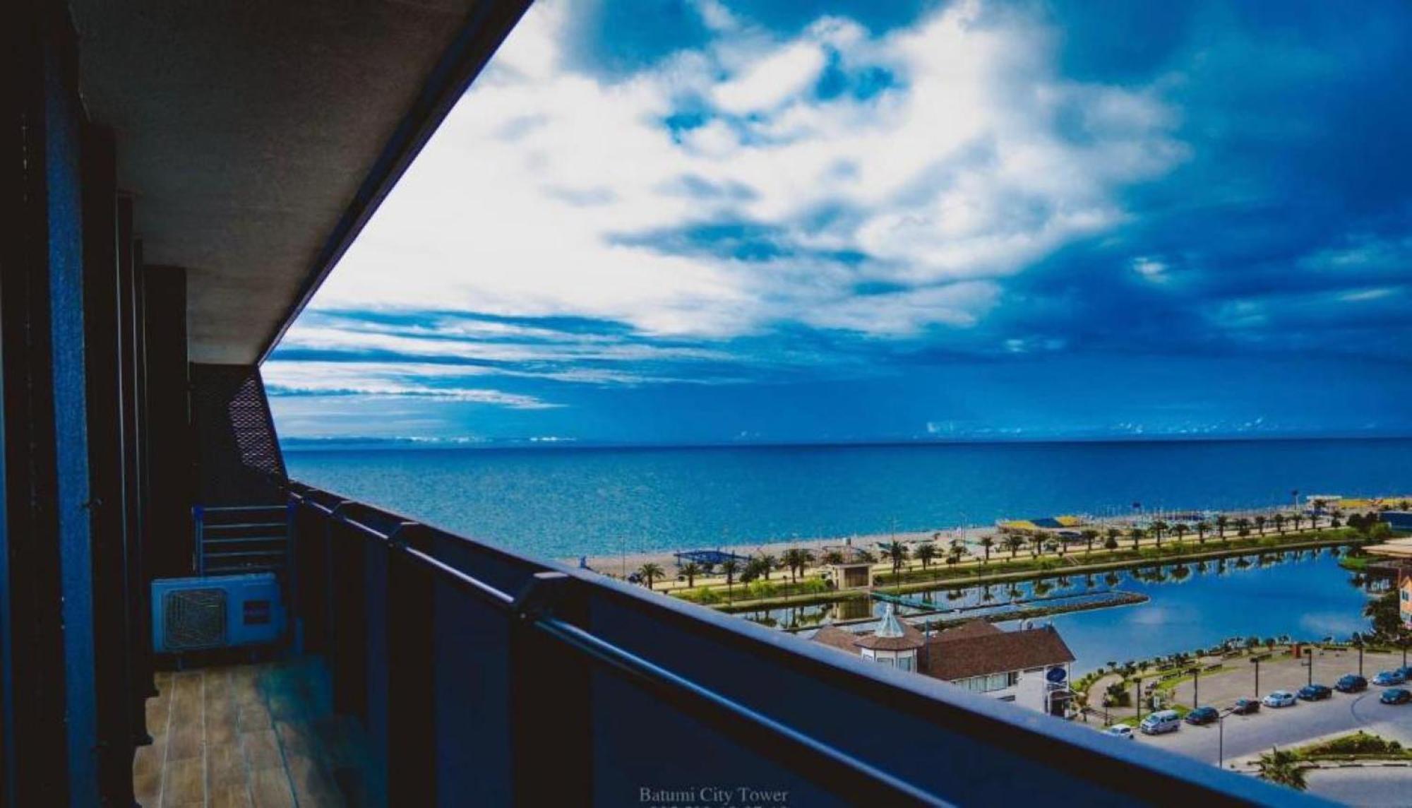 Orbi City Sea View Aparthotel Batumi Exteriör bild