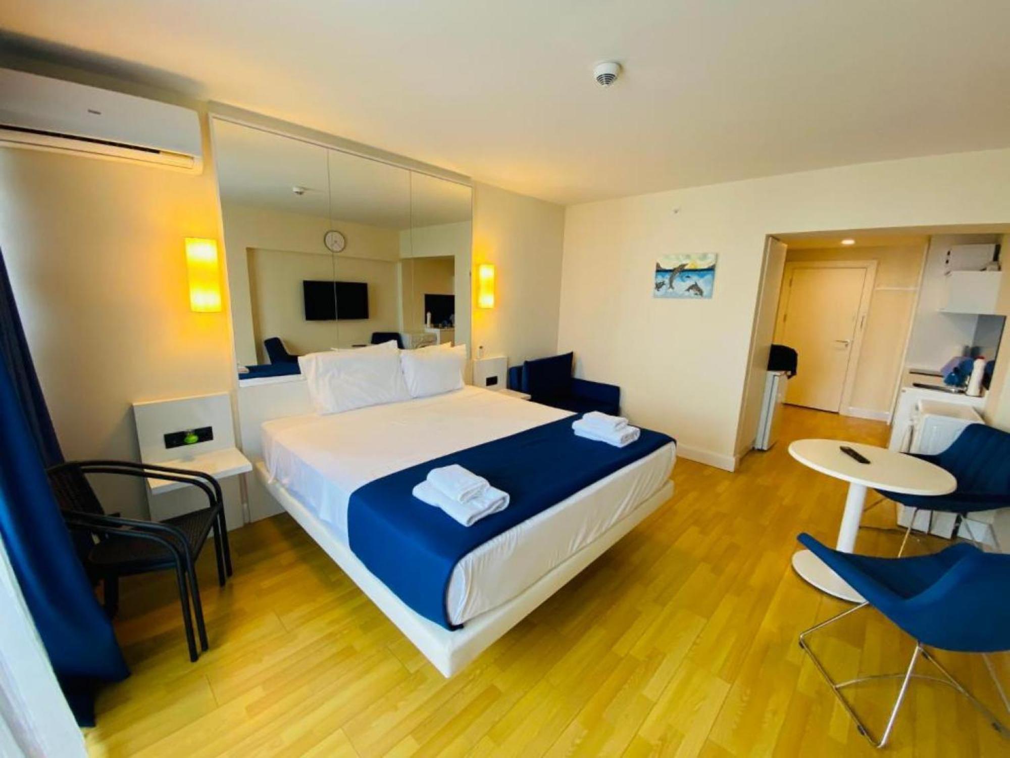 Orbi City Sea View Aparthotel Batumi Exteriör bild